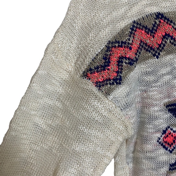 dELiA's Aztec Print Lightweight Sweater Size S - Picture 6 of 10